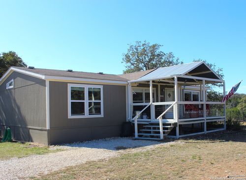716 Candy Rd, Pipe Creek, TX, 78063-5105 | Card Image