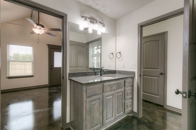 2600 Deer Trl, House other with 2 bedrooms, 1 bathrooms and null parking in Granbury TX | Image 7