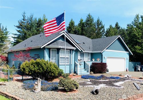 419 Lake West Loop Ne, Ocean Shores, WA, 98569-9665 | Card Image