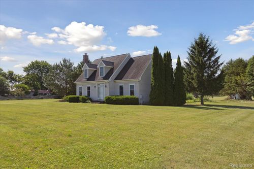 10934 Baker Rd, Frankenmuth, MI, 48734-9747 | Card Image
