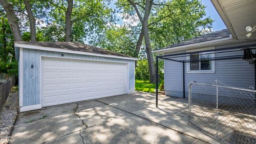 21528 Lakeview St, Saint Clair Shores, MI, 48080-1439 | Card Image