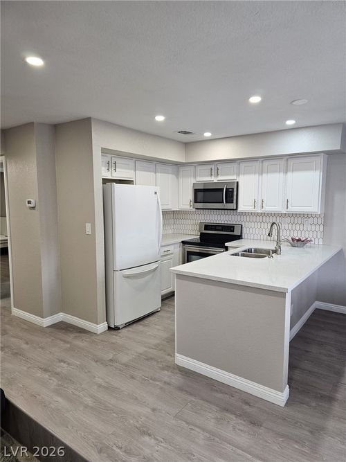 106-4425 Woodpine Dr, Las Vegas, NV, 89119-7837 | Card Image