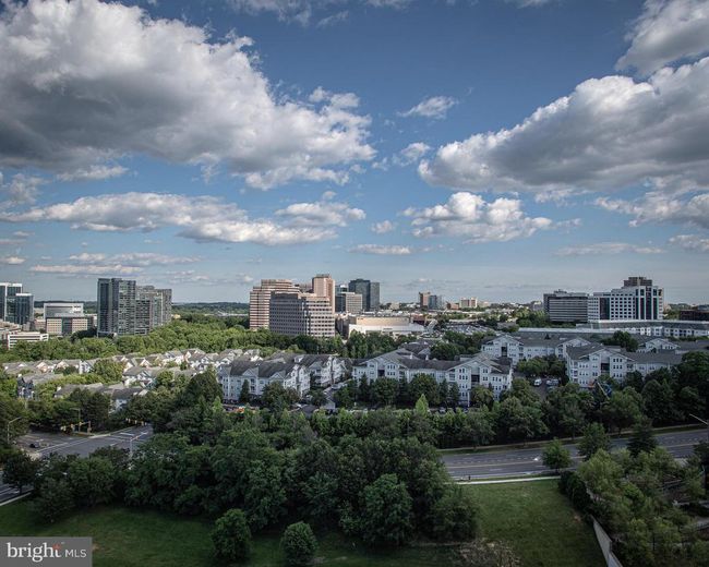 APT-1608 - 8220 Crestwood Heights Dr, Condo with 2 bedrooms, 2 bathrooms and null parking in MCLEAN VA | Image 17