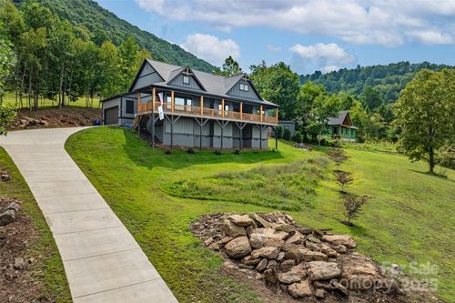 11 Farm Cove Ln, Leicester, NC, 28748 | Card Image