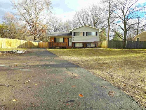 640 Crescent Lake Rd, Waterford, MI, 48327-2538 | Card Image