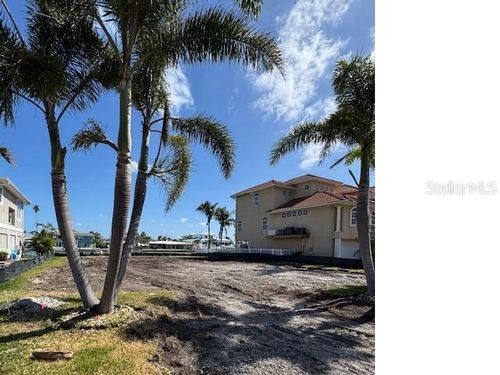 35 Sunset Bay Dr, Belleair, FL, 33756-1643 | Card Image
