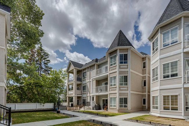 302 - 42 6a St Ne, Condo with 2 bedrooms, 2 bathrooms and 1 parking in Calgary AB | Image 5