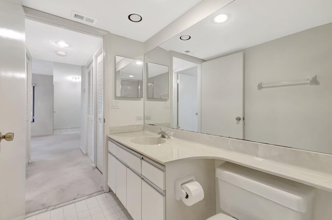 APT-1005 - 7509 Glendevon Ln, Condo with 2 bedrooms, 2 bathrooms and null parking in Delray Beach FL | Image 37