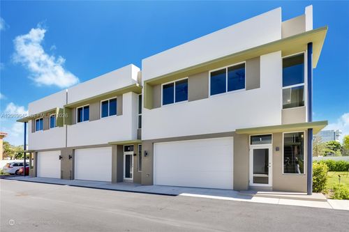 2-7701 Sw 95th Ter, Miami, FL, 33156-7778 | Card Image