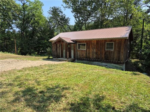 7 Mcgovern Blvd, Crescent, PA, 15046-5406 | Card Image