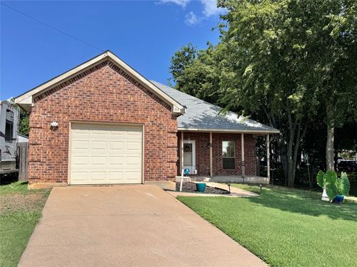 213 S Preston St, Alvarado, TX, 76009-4228 | Card Image