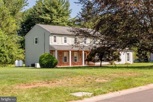 30 Houk Rd, DOYLESTOWN, PA, 18901-3106 | Card Image