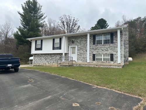 4 West 92, Stearns, KY, 42647 | Card Image