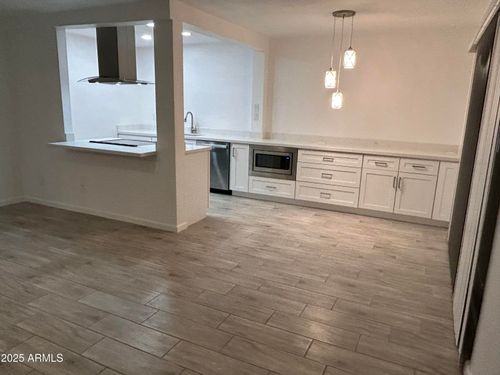 10-3416 N 44th St, Phoenix, AZ, 85018-6050 | Card Image