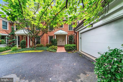 7204 Evans Mill Rd, MCLEAN, VA, 22101-3419 | Card Image