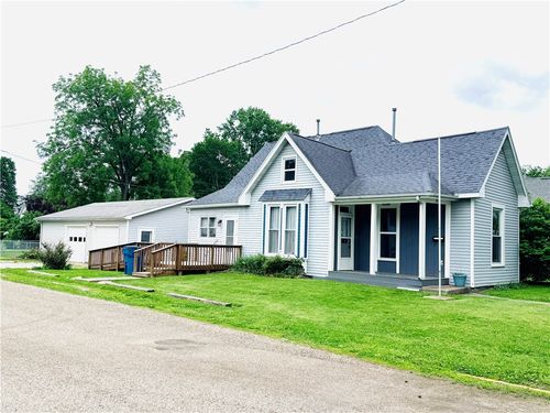 717 E Main St, Hoopeston, IL, 60942-1525 | Card Image