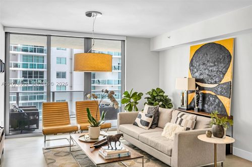 2011-488 Ne 18th St, Miami, FL, 33132-1299 | Card Image