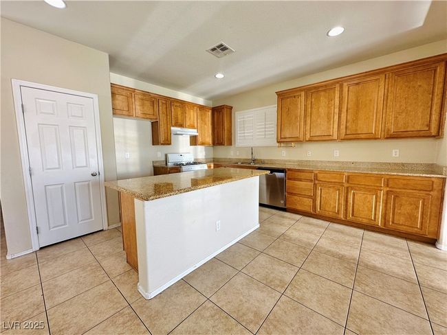 7906 Tolbooth St, House other with 4 bedrooms, 2 bathrooms and null parking in Las Vegas NV | Image 7