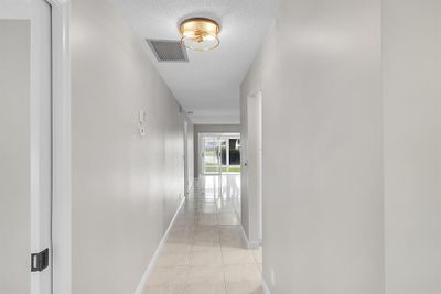 101 - 1540 Nw 18th Avenue, Condo with 2 bedrooms, 2 bathrooms and null parking in Delray Beach FL | Image 2