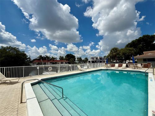 apt-239-1340 Ne 28th Ave, Pompano Beach, FL, 33062-3635 | Card Image