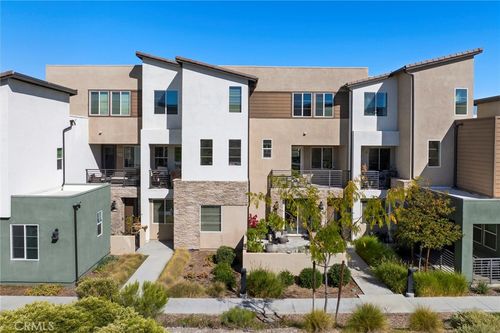 27040 Painted Sky Way, Valencia, CA, 91381-2167 | Card Image