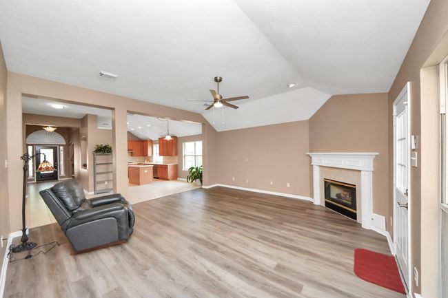 Open concept for entertaining | Image 25