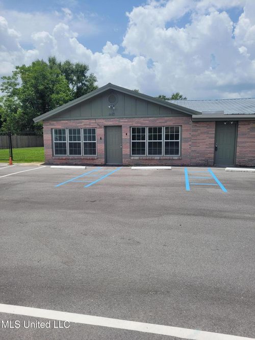 4015 Second St, Moss Point, MS, 39563-5444 | Card Image