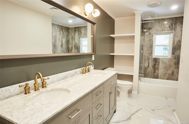 170 Laurel Ln, House other with 4 bedrooms, 3 bathrooms and null parking in Syosset NY | Image 12