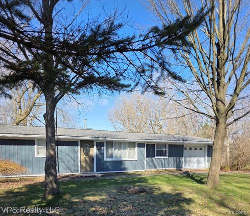 1853 Payson Rd, Walled Lake, MI, 48390-3134 | Card Image