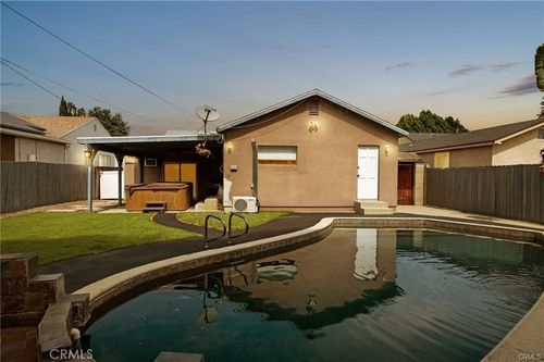 19832 Welby Way, Winnetka, CA, 91306-4341 | Card Image