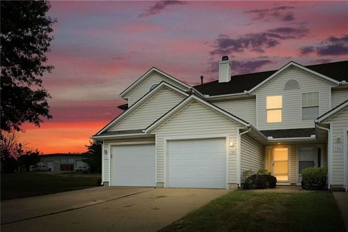 702 Se 13th St, Lee's Summit, MO, 64081-2955 | Card Image