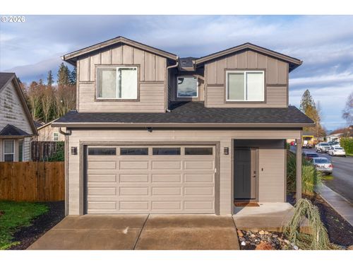 109 Hill Dr, Cathlamet, WA, 98612-9598 | Card Image