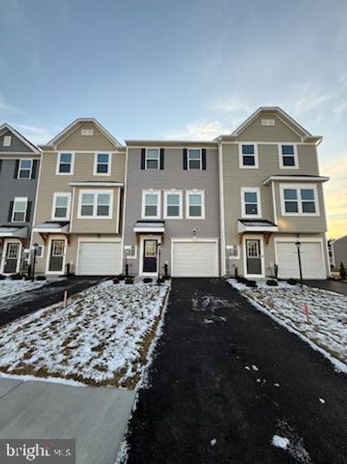 89 Tumblehome Rd, INWOOD, WV, 25428-1390 | Card Image