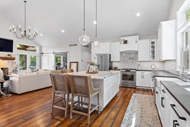 Chef style kitchen | Image 20