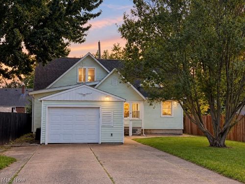 1868 E 34th St, Lorain, OH, 44055-1815 | Card Image