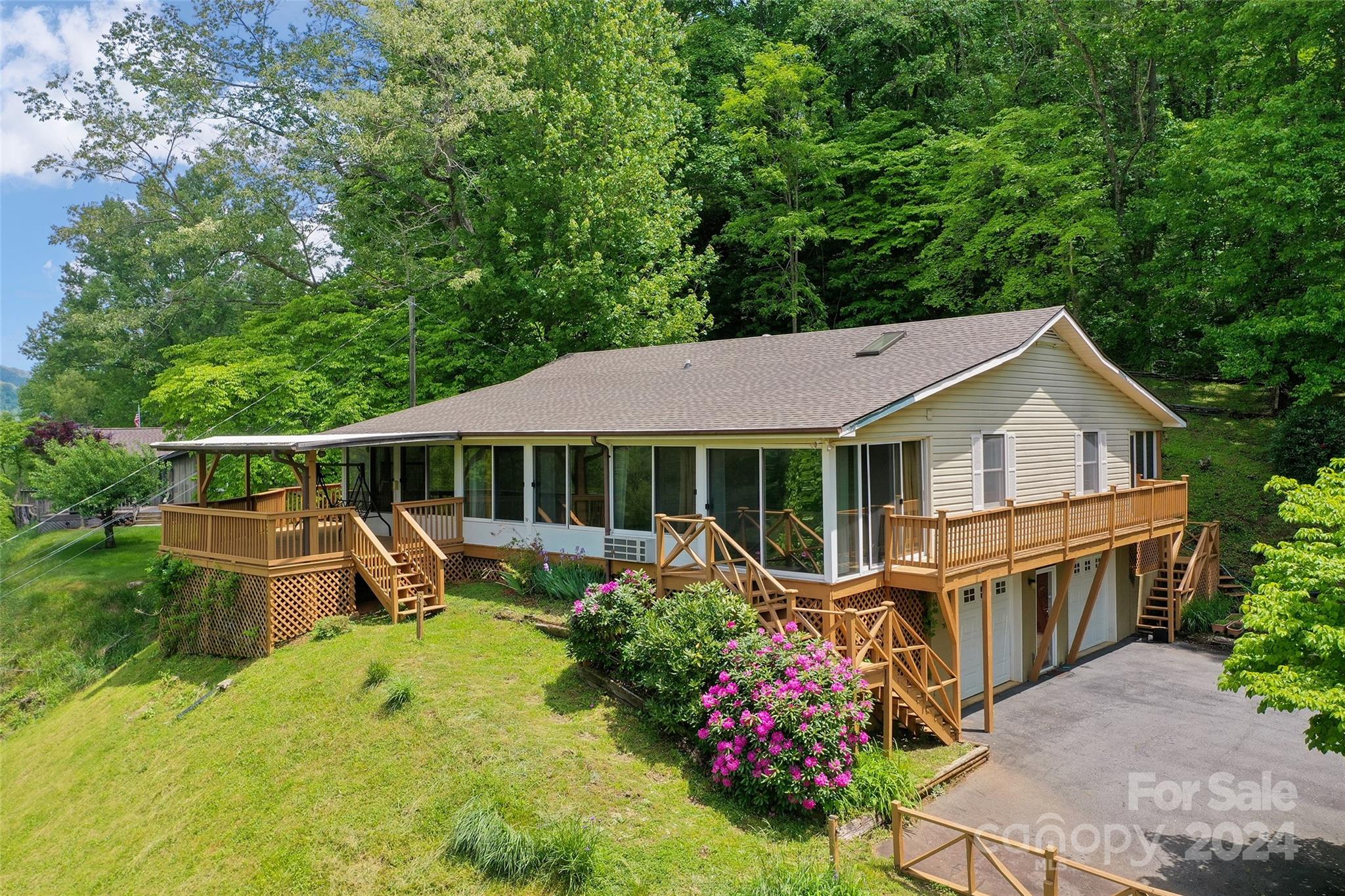 Spirit Mountain Rd, Waynesville, NC 28786