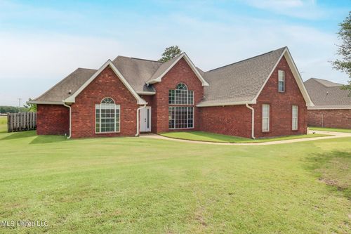 2901 Village Cir, Ocean Springs, MS, 39564-4546 | Card Image
