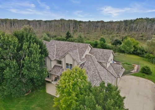 W172N7862 Shady Lane, Menomonee Falls, WI, 53051 | Card Image