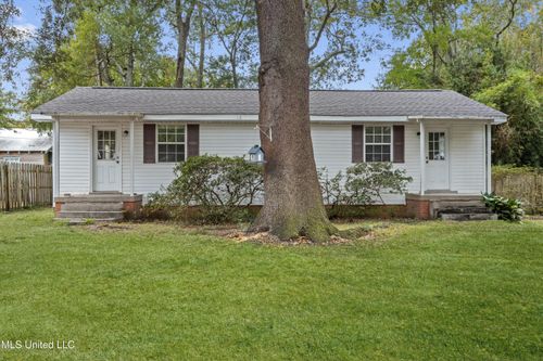 605/607 Russell Avenue, Ocean Springs, MS, 39564 | Card Image