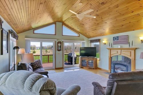 132 E Shore S, Grand Isle, VT, 05458-2436 | Card Image