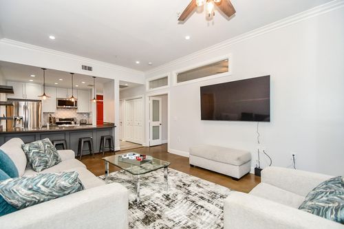 104-1900 Genesee St, Houston, TX, 77006-1442 | Card Image