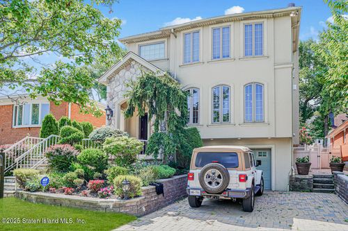 182 Benedict Ave, Staten Island, NY, 10314-2315 | Card Image