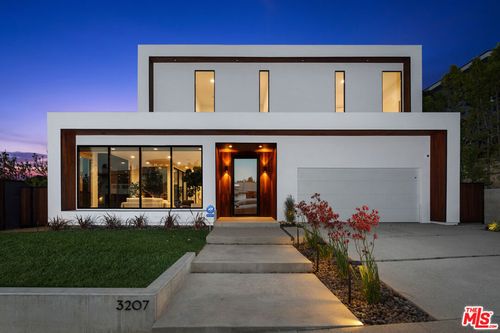 3207 Maplewood Ave, Los Angeles, CA, 90066-1727 | Card Image