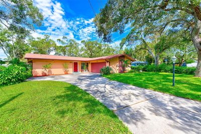 1895 Lake Judy Lee Drive, House other with 2 bedrooms, 2 bathrooms and null parking in Largo FL | Image 1