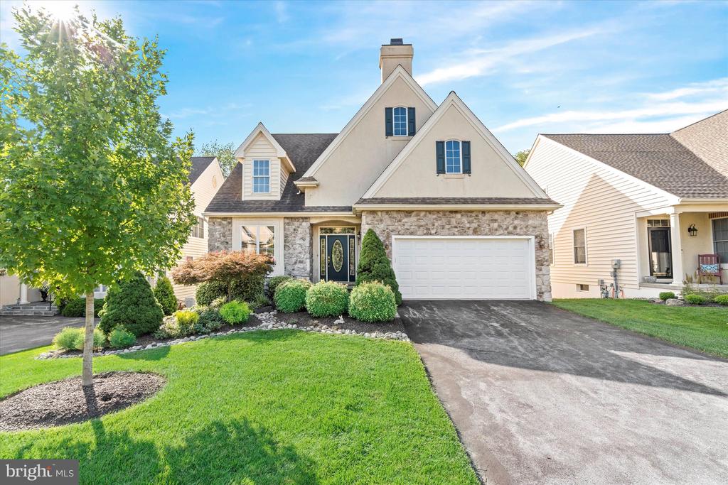 Longo Dr, Avondale, PA 19311