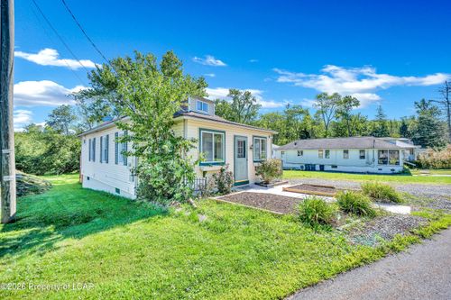 124 Old Lake Rd, Dallas, PA, 18612-3112 | Card Image