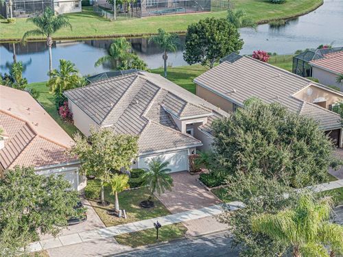 2082 Grey Falcon Cir Sw, Vero Beach, FL, 32962-8610 | Card Image