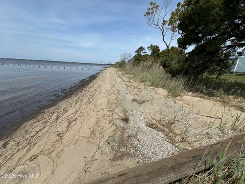 233 Bayview Dr, Stumpy Point, NC, 27978-9662 | Card Image