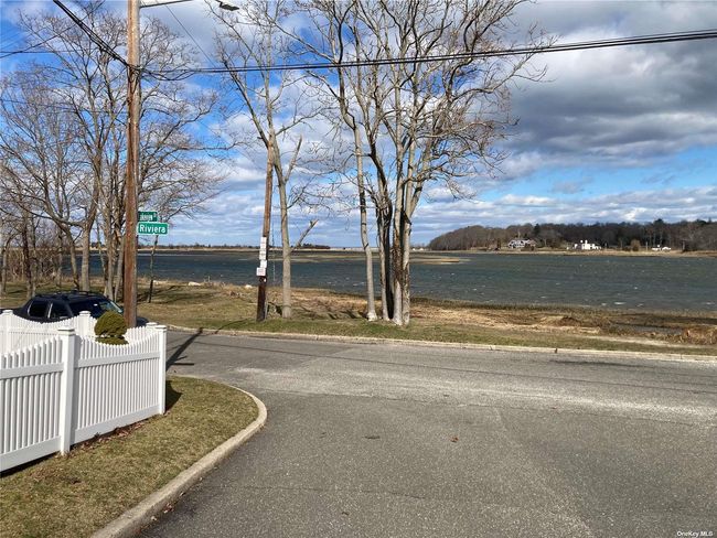 3 - 10 Lakeview Dr, Home with 2 bedrooms, 1 bathrooms and null parking in Kings Park NY | Image 7