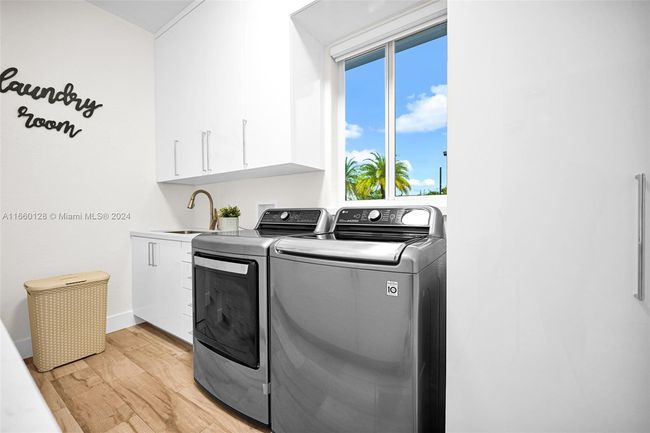 433 Nw 127 Th Ave, House other with 5 bedrooms, 4 bathrooms and null parking in Miami FL | Image 71